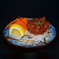 Tartar atún y arroz de sushi