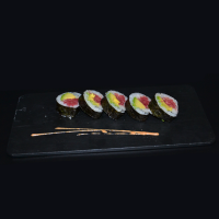 Futomaki atún y
aguacate