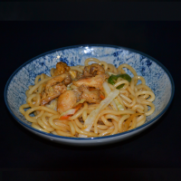 Yaki udon pollo